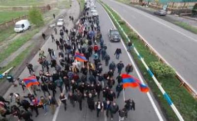В Ереване идут протесты против процесса делимитации границы с Азербайджаном